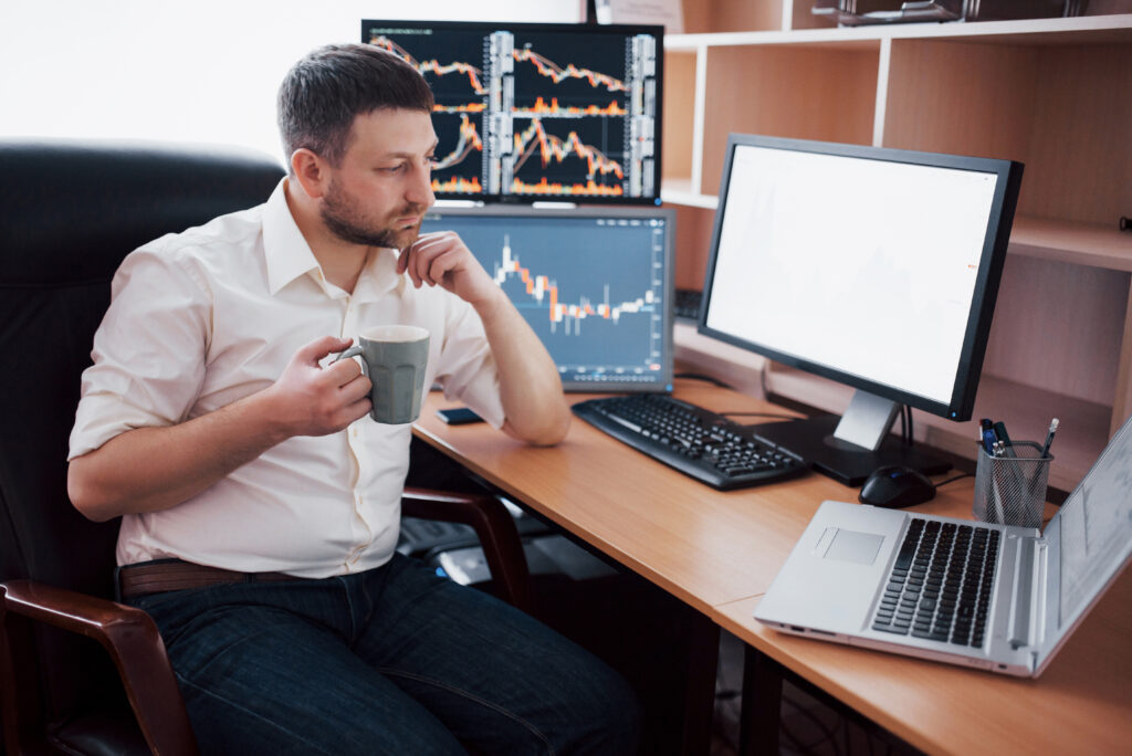 1000335074-1024x684 Mastering Trading Psychology: How to Control Emotions and Stay Profitable